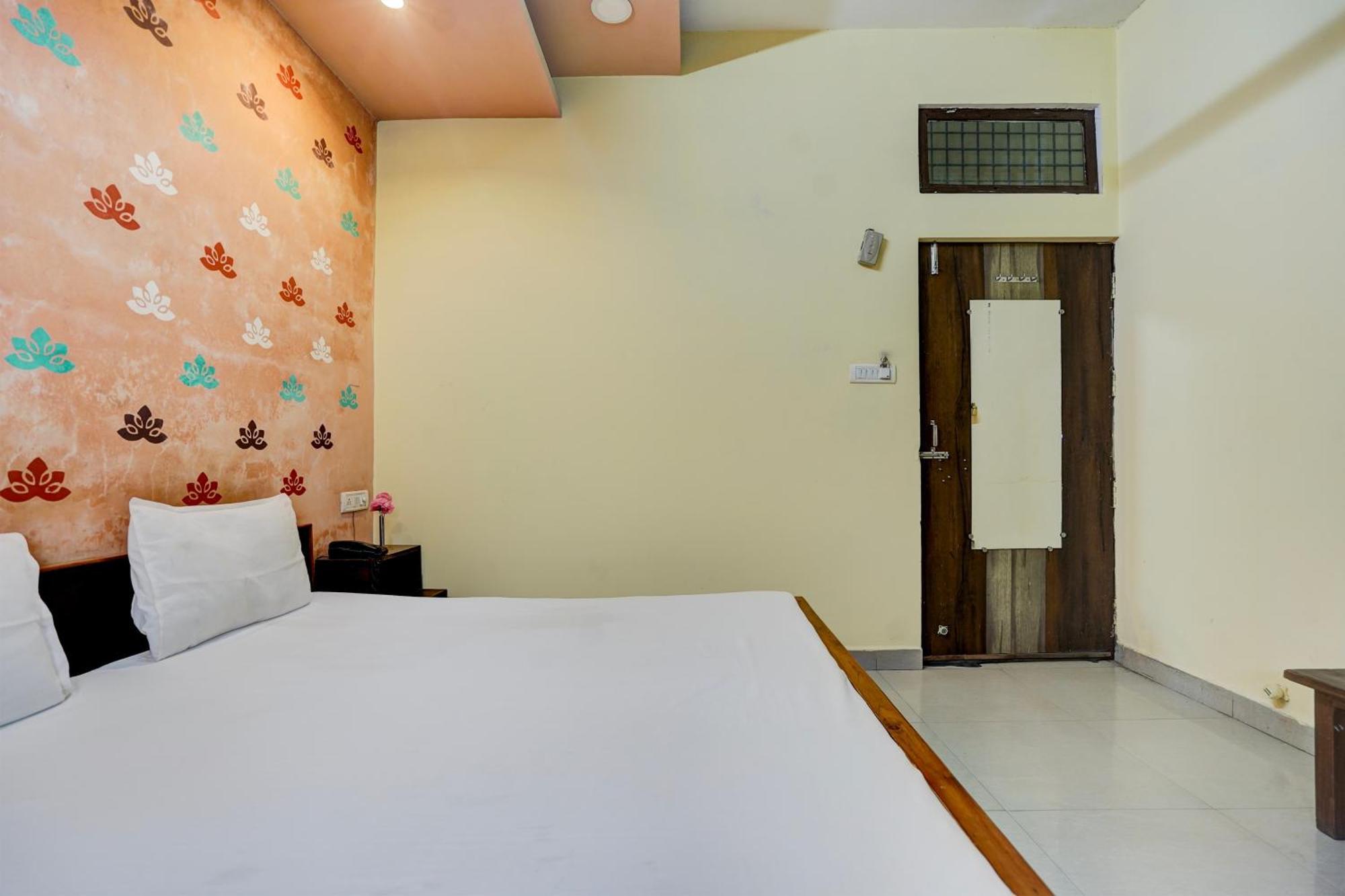 Hotel O Shyam Utsav Mirzāpur Exterior foto